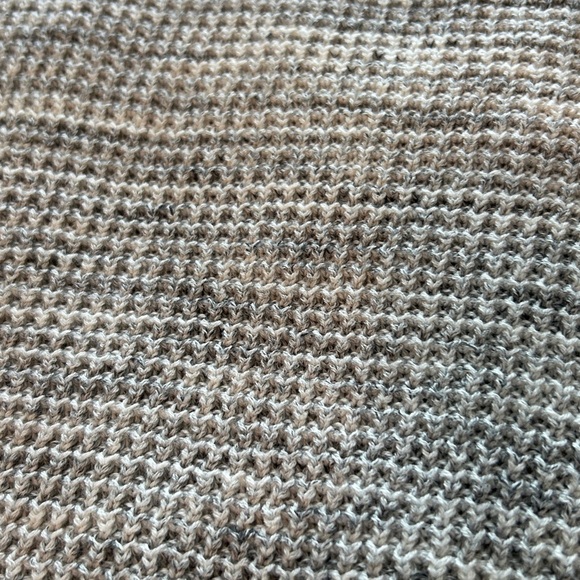 Hollister sweater bundle - Picture 10 of 15